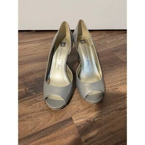 Anne Klein Gray Heels Size 8